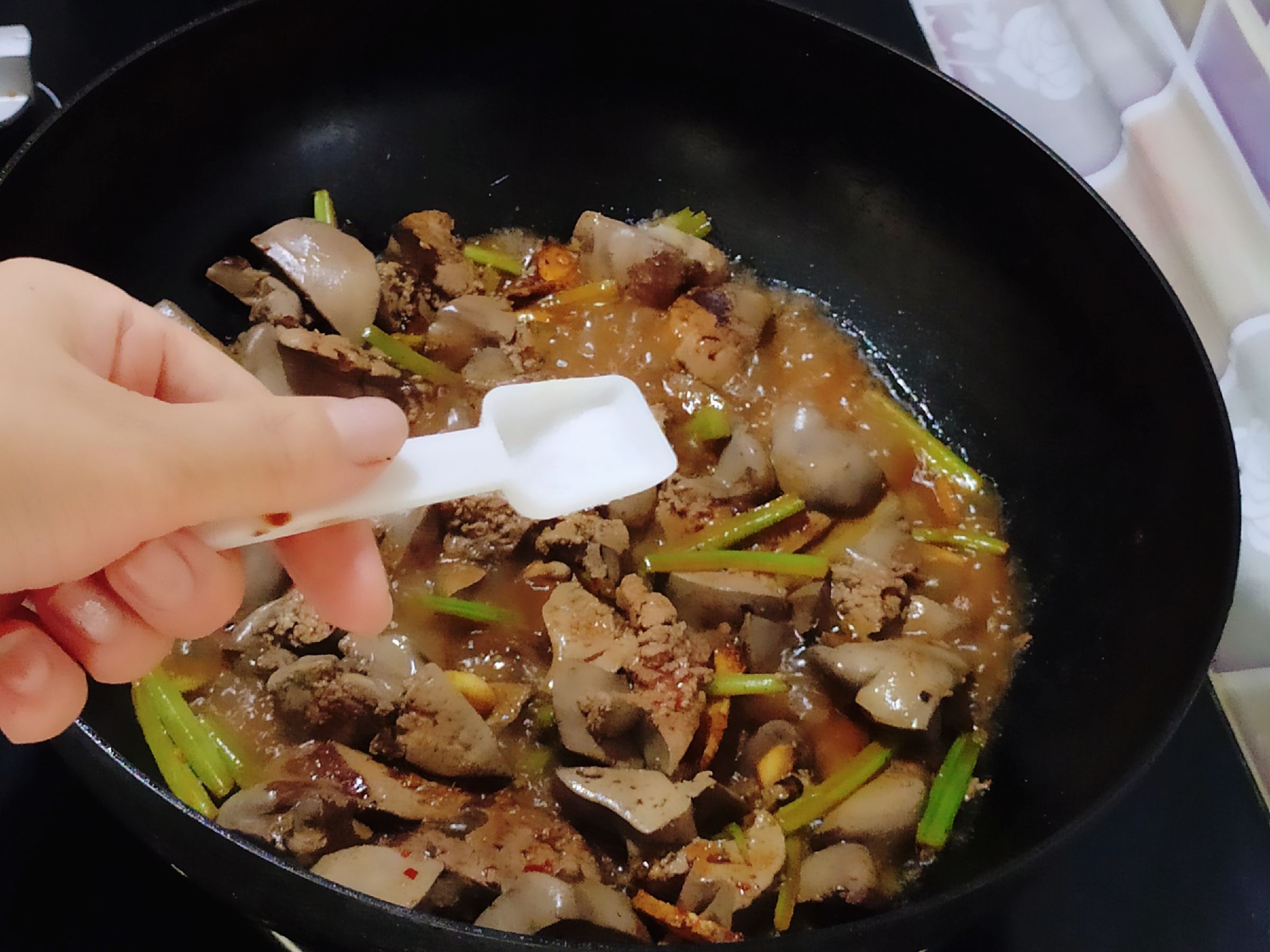 啤酒燒雞肝的做法-豆瓣味燒菜譜