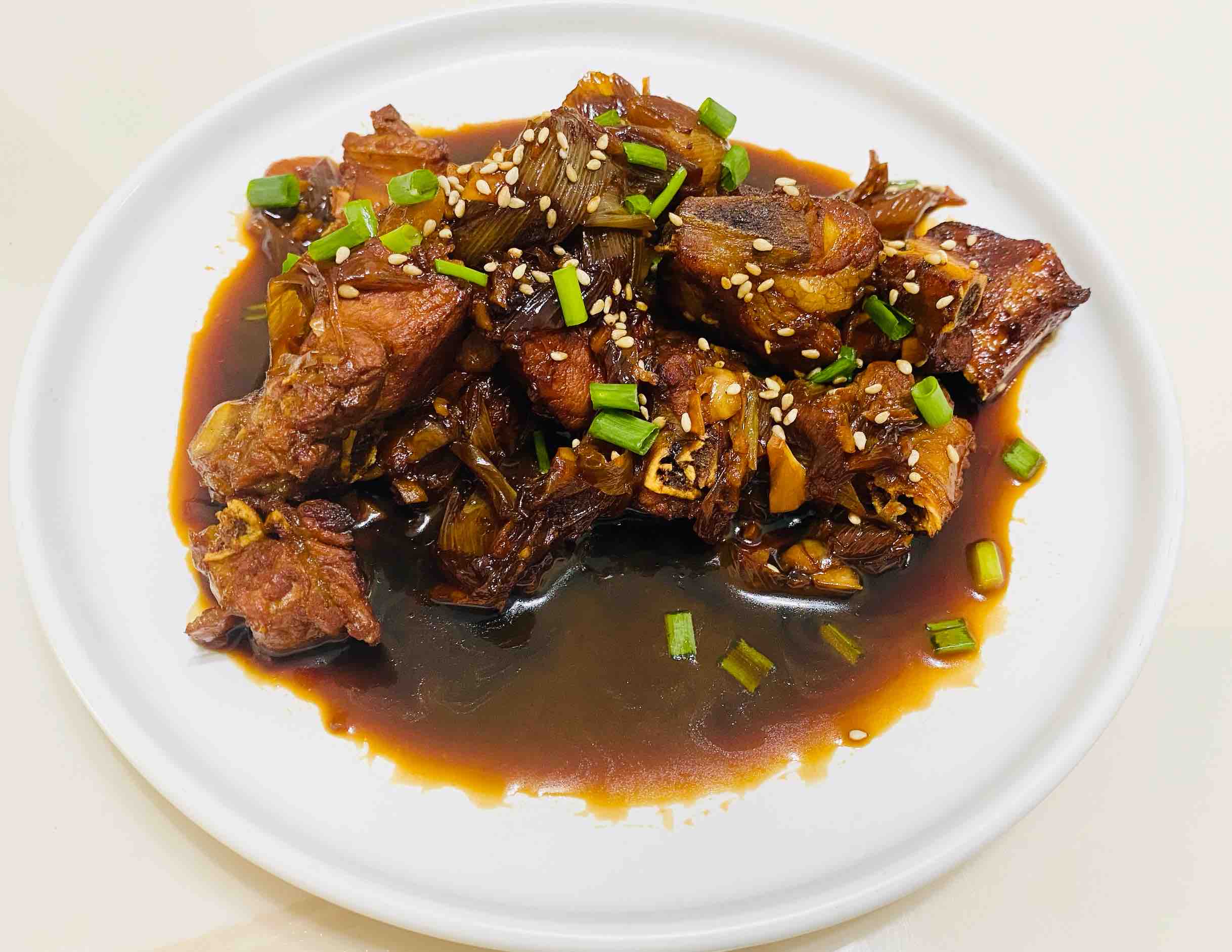 醬燜排骨，貼秋膘的做法-家常味煮菜譜