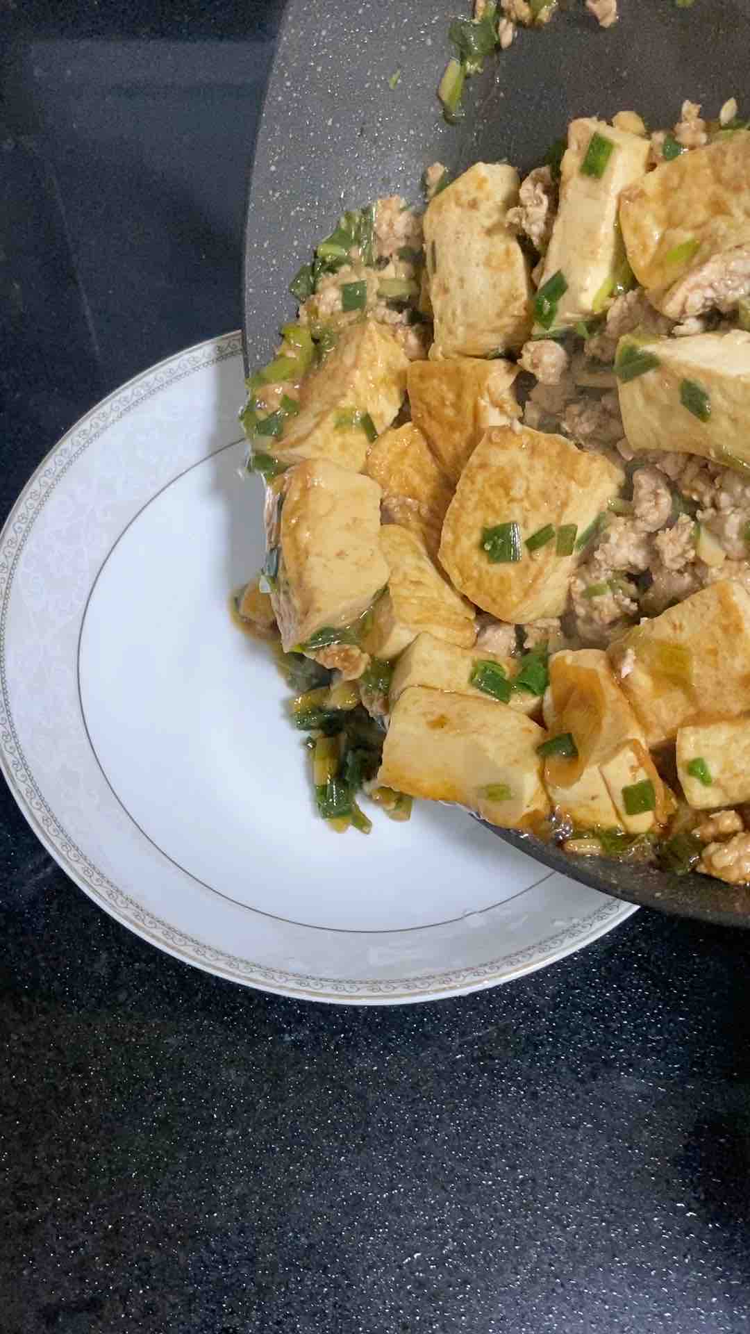 紅燒豆腐燜肉沫的做法-家常味燜菜譜