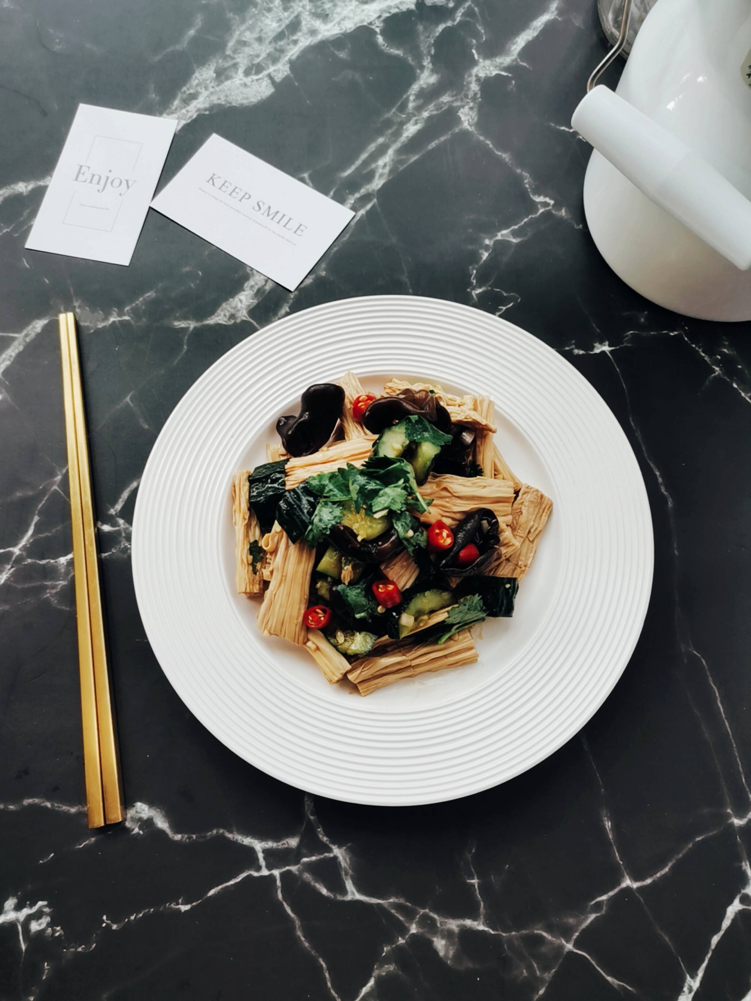 木耳黃瓜拌腐竹的做法-咸鮮味拌菜譜