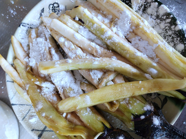 炸茄子的做法-家常味炸菜譜