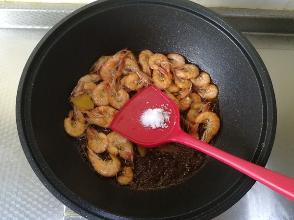 不加一滴水的啤酒蝦的做法-咸鮮味炒菜譜