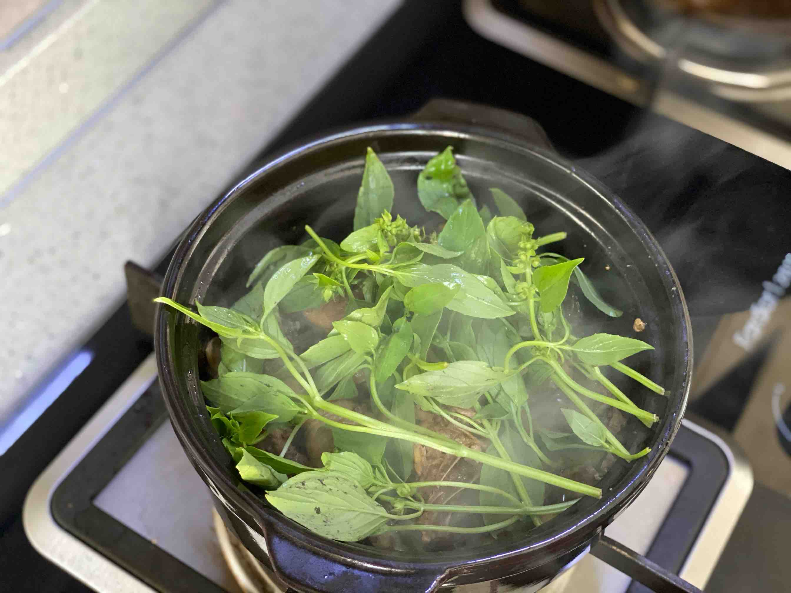 沙姜雞肉煲的做法-醬香味燒菜譜