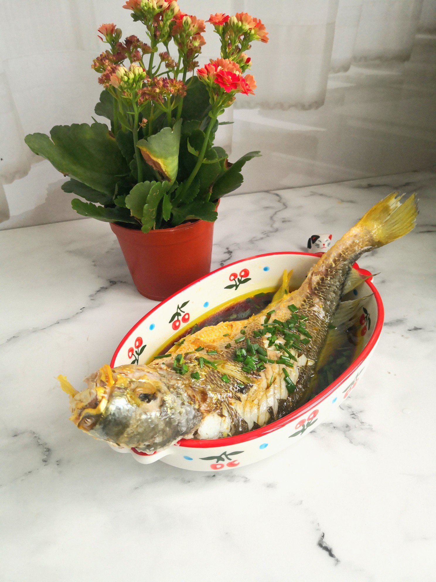 簡(jiǎn)單易學(xué)蒸黃魚的做法-咸鮮味蒸菜譜