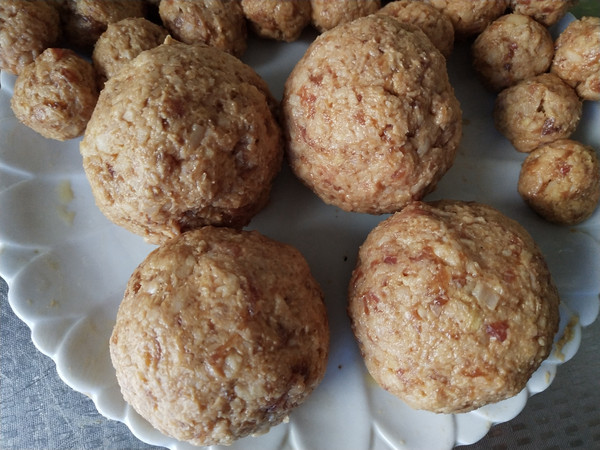 蒸牛肉獅子頭的做法-家常味蒸菜譜