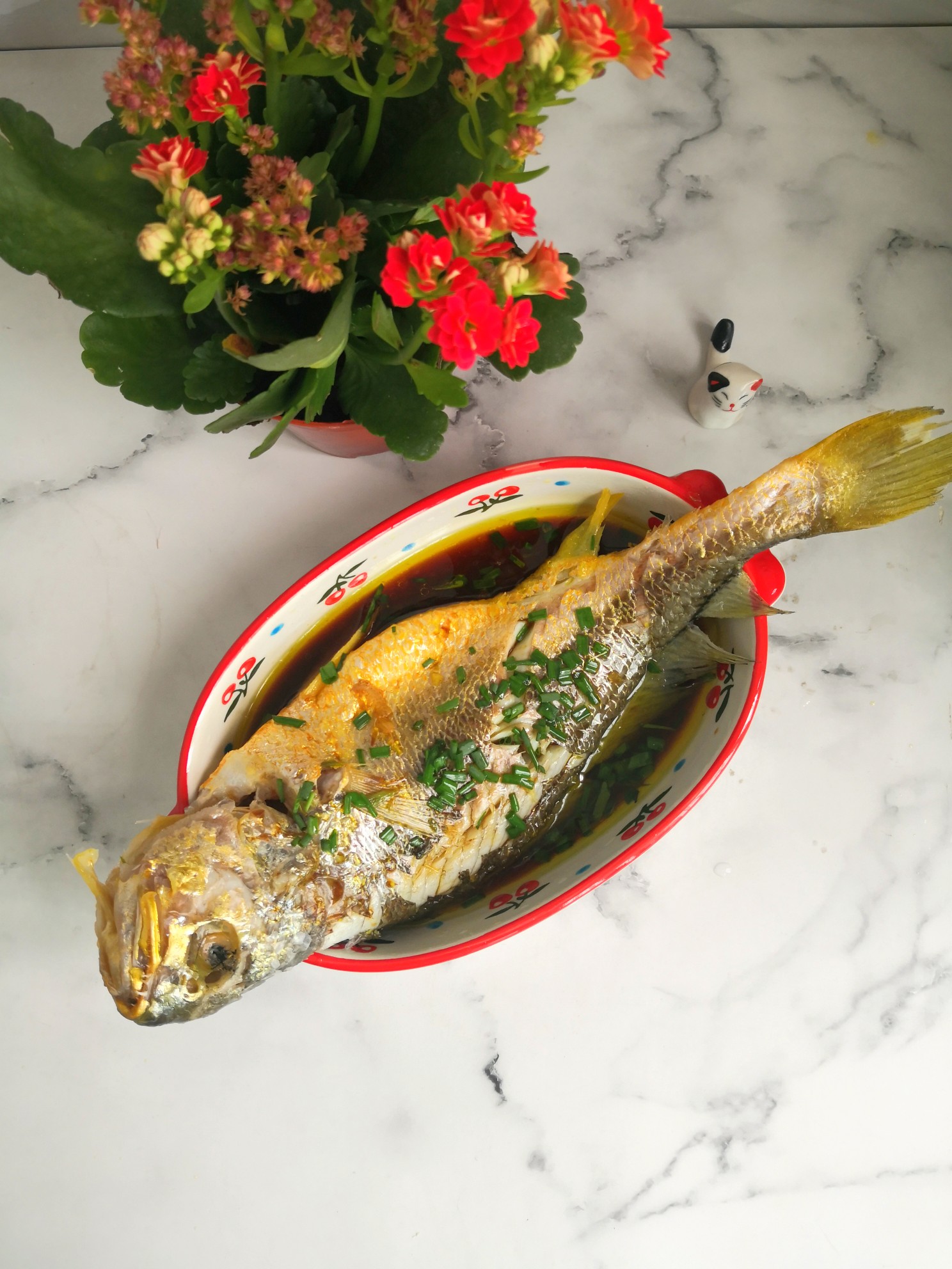 簡(jiǎn)單易學(xué)蒸黃魚的做法-咸鮮味蒸菜譜