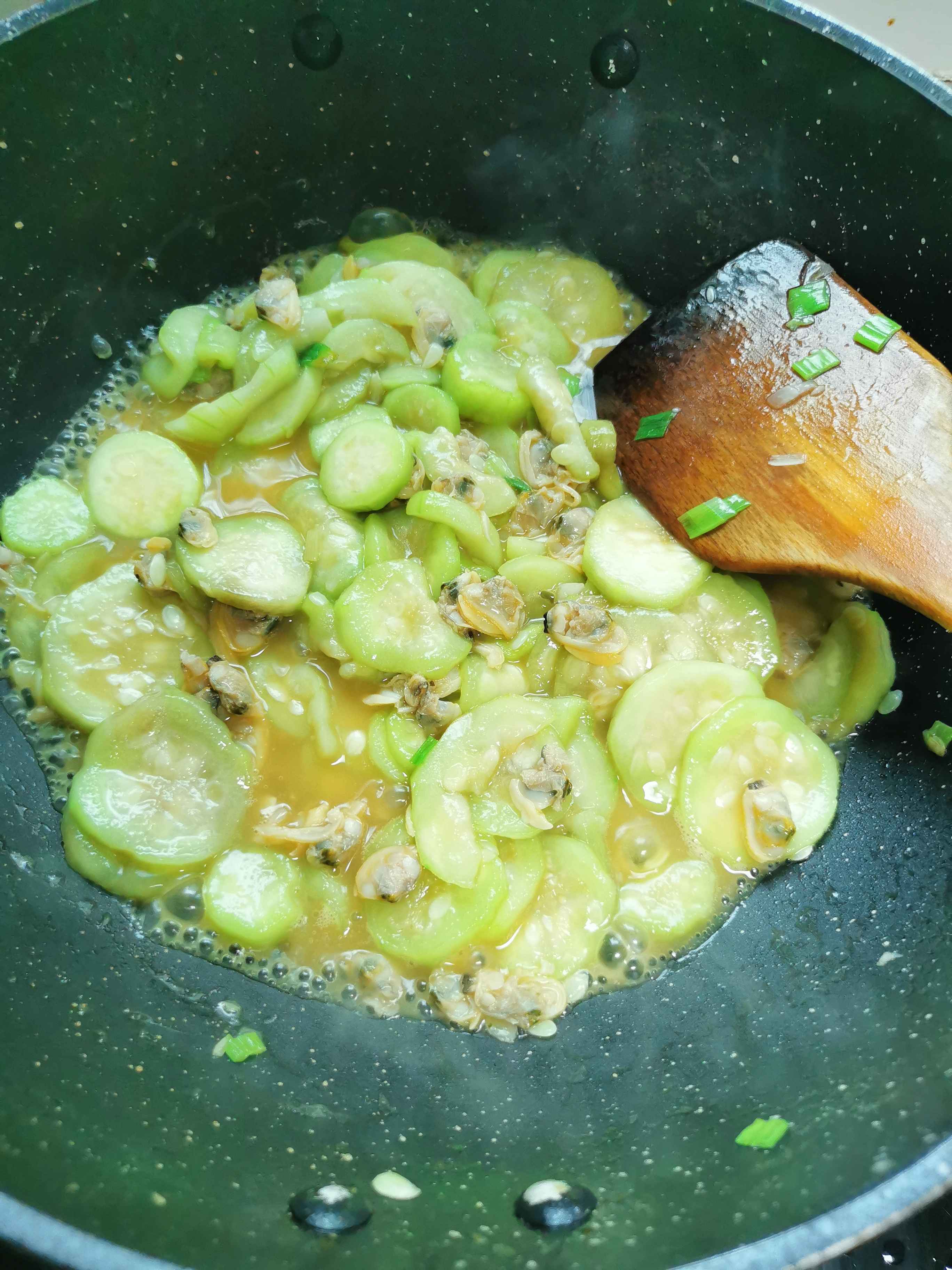 絲瓜炒蛤蜊肉的做法-家常味炒菜譜