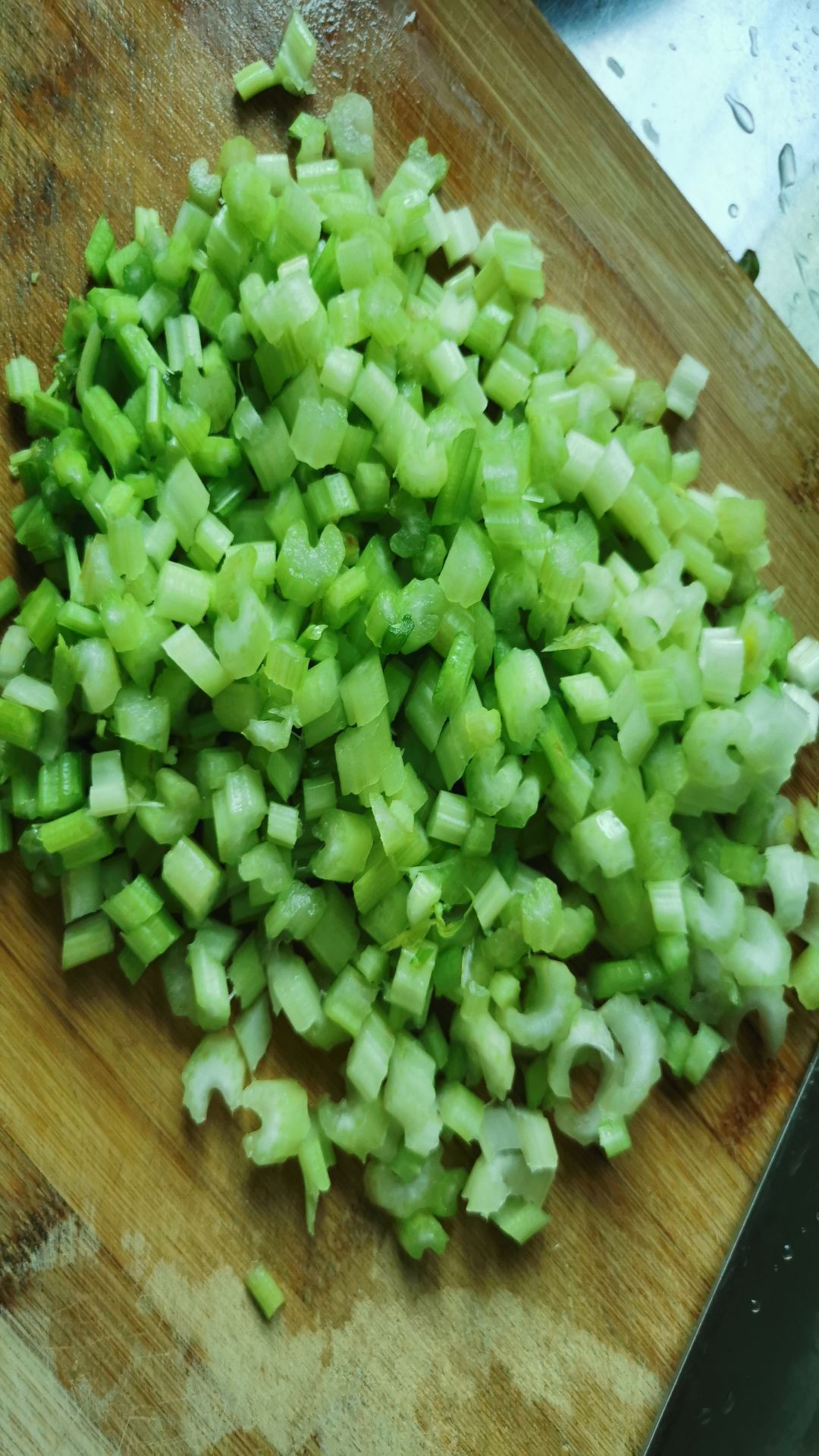 肉末芹菜丁的做法-家常味炒菜譜