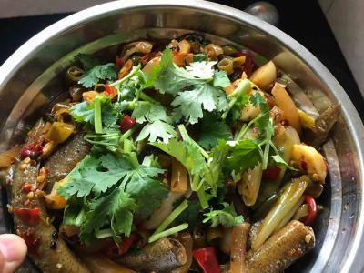 泡椒泥鰍的做法-酸辣味燒菜譜