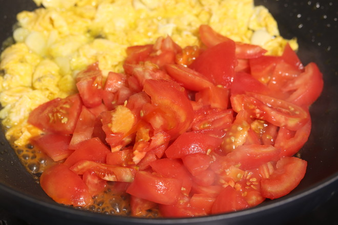 金針菇番茄雞蛋的做法-家常味炒菜譜