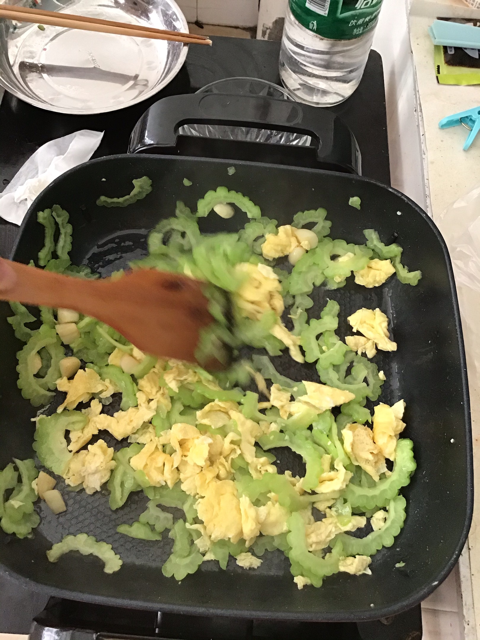 苦瓜炒雞蛋的做法-家常味炒菜譜