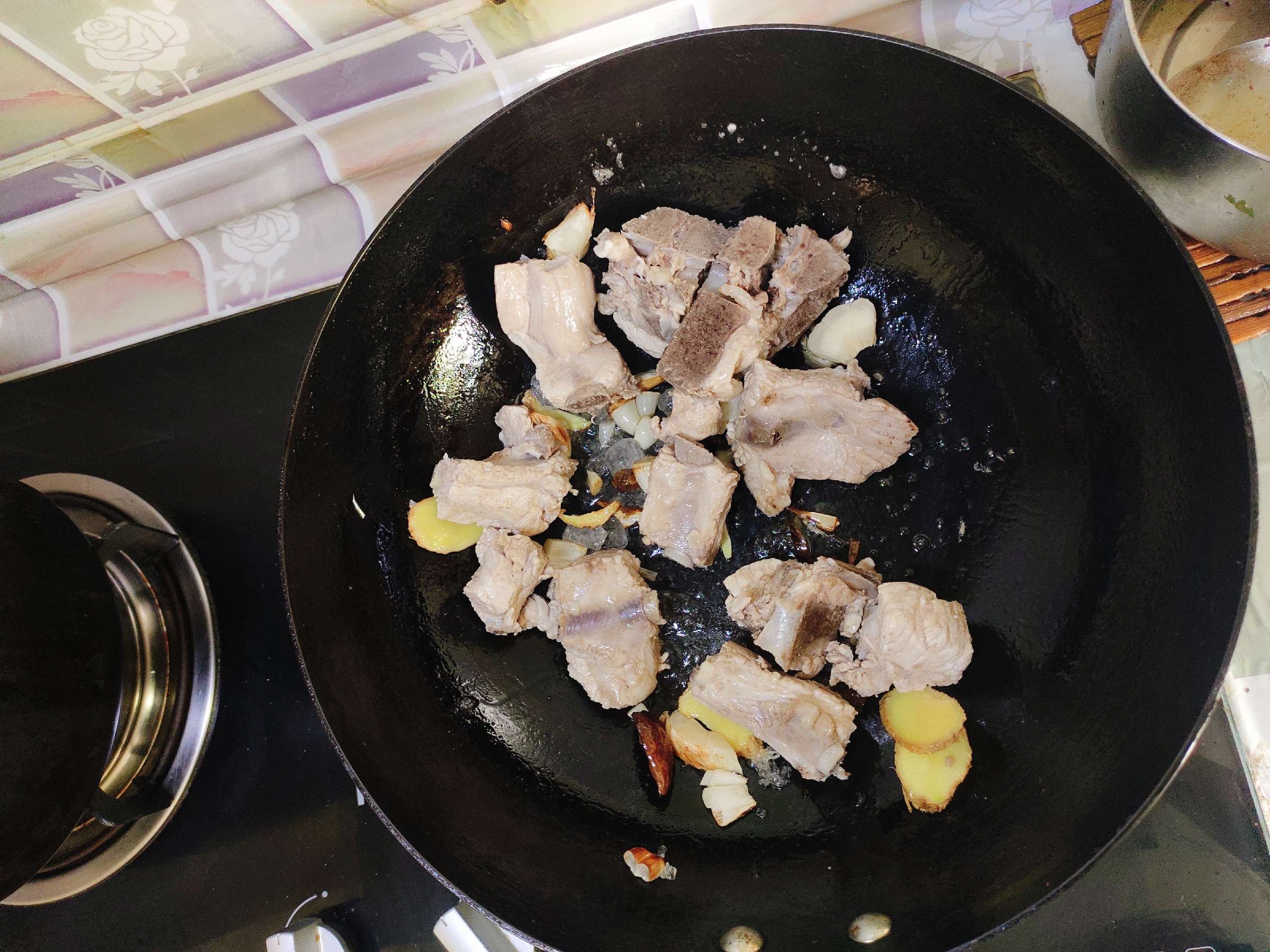 濃情蜜意一鍋出的做法-咸鮮味燉菜譜