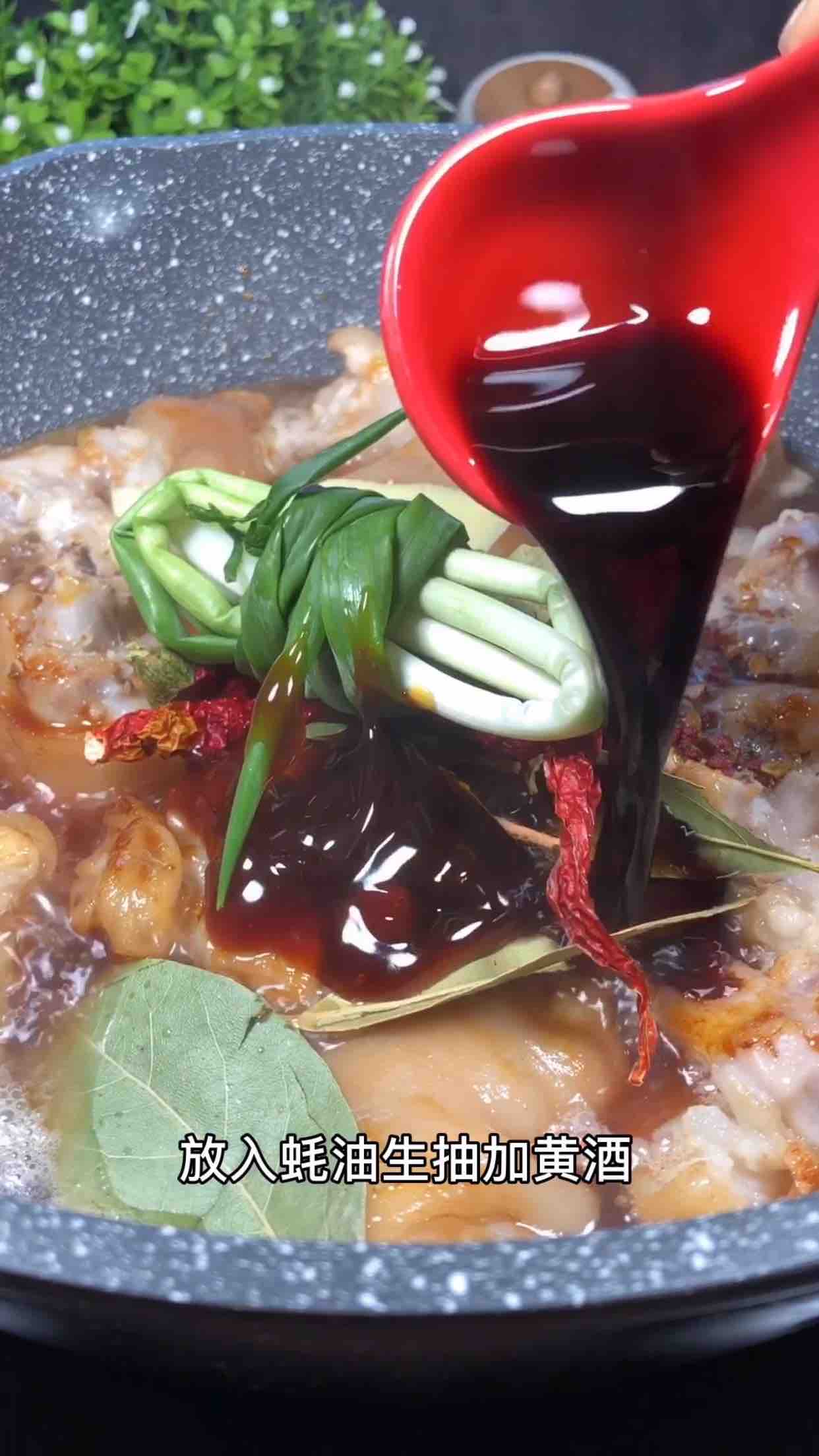 豬蹄燜黃豆的做法-家常味燉菜譜