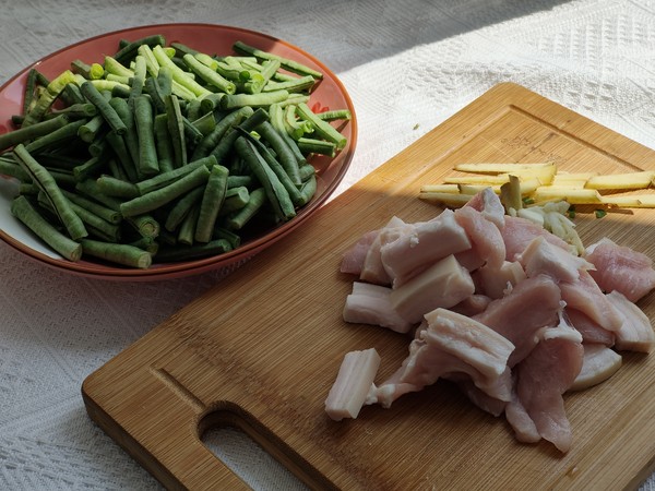 簡單又好吃的家常菜，豇豆炒肉的做法，看一眼就會的做法-家常味炒菜譜