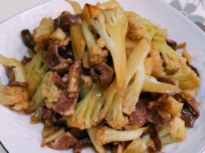 花菜炒豬心的做法-家常味炒菜譜