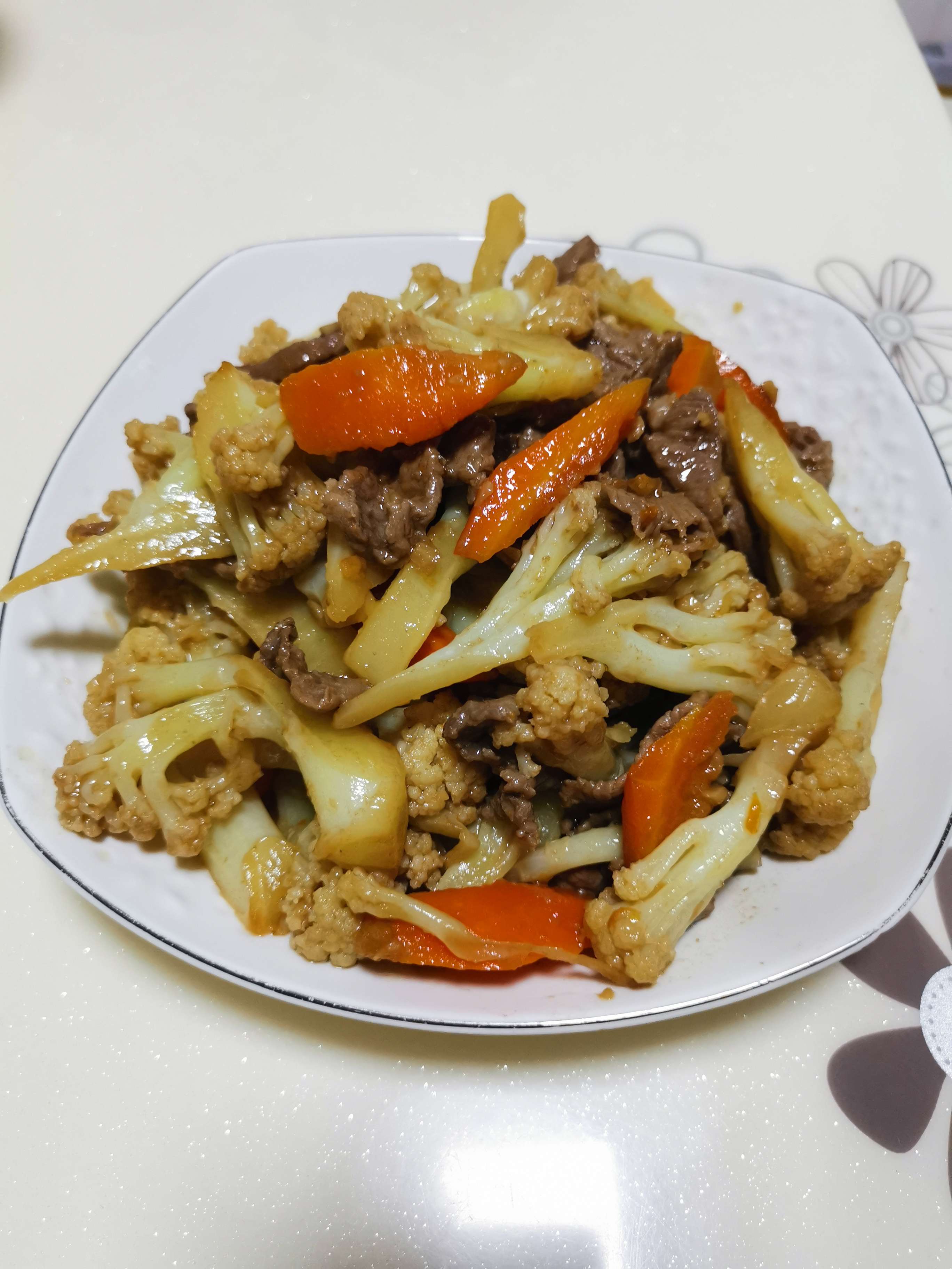 胡蘿卜花菜炒牛肉的做法-家常味炒菜譜