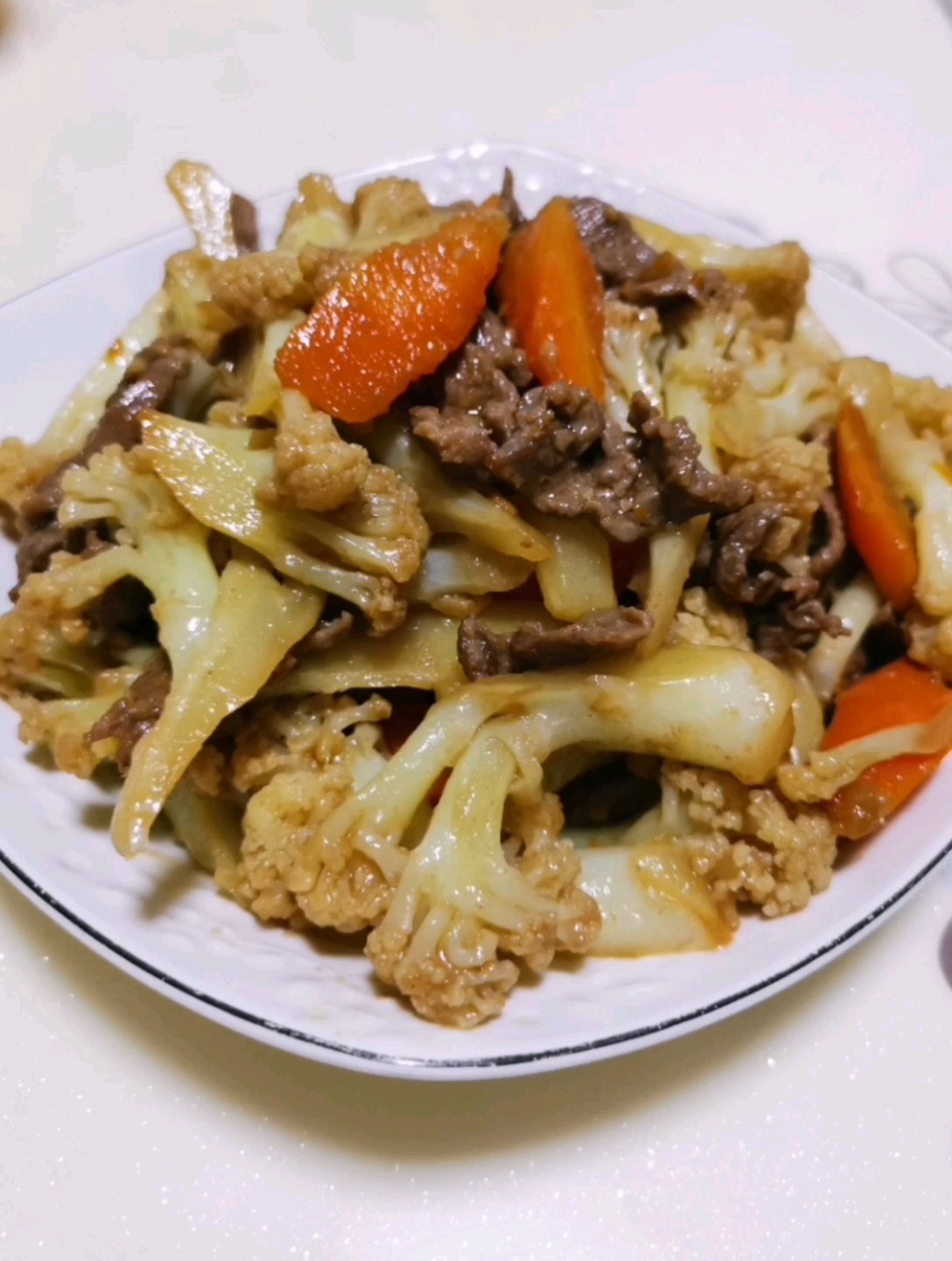 胡蘿卜花菜炒牛肉的做法-家常味炒菜譜