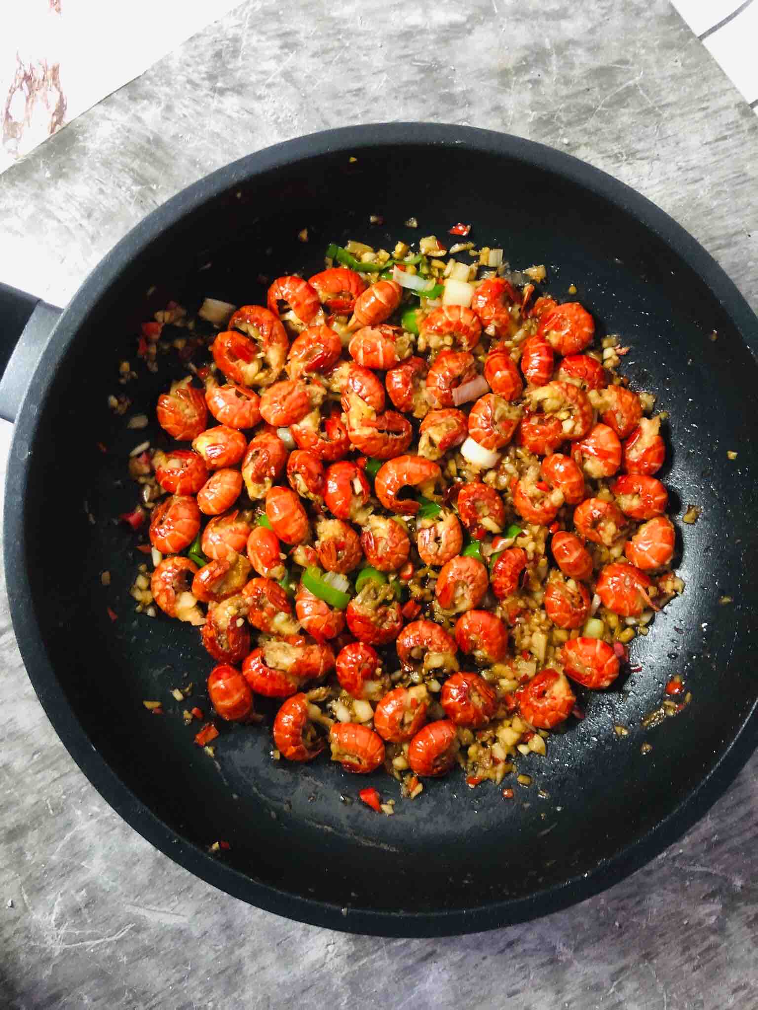 蒜蓉米椒蝦尾的做法-蒜香味炒菜譜