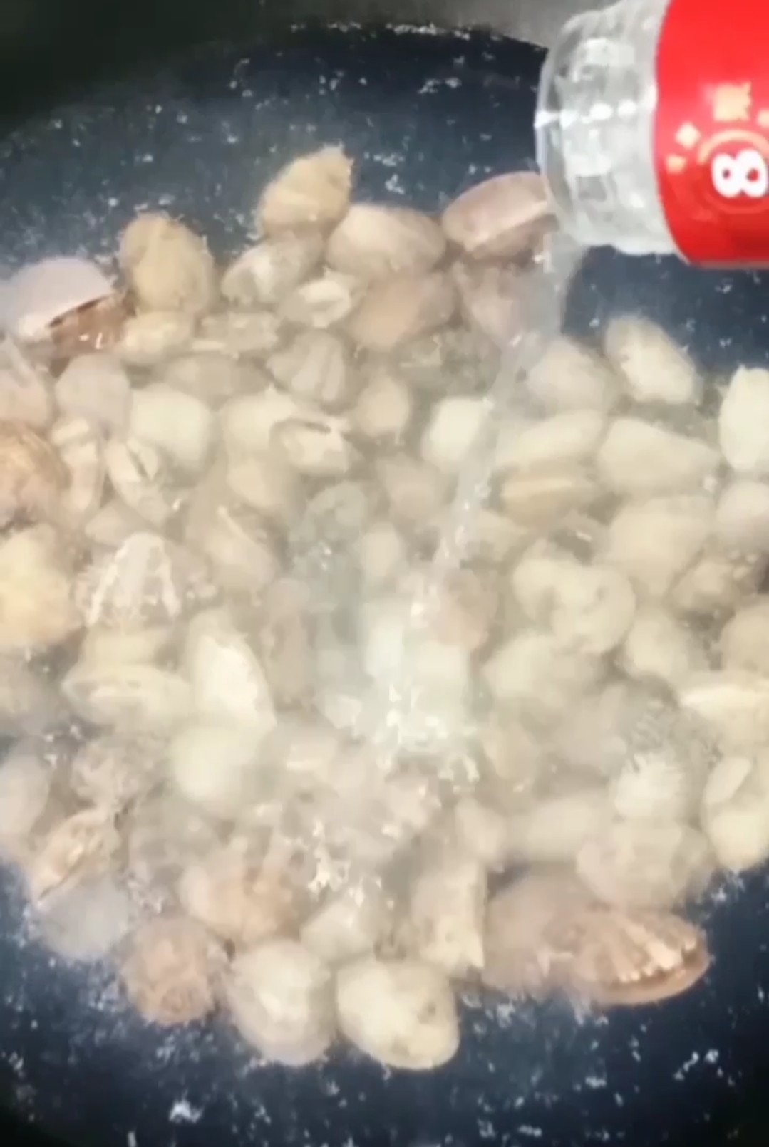 豆瓣醬炒花甲的做法-家常味炒菜譜