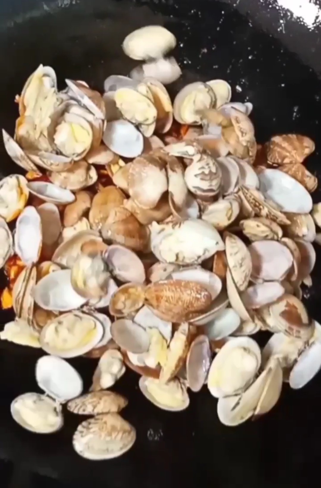 豆瓣醬炒花甲的做法-家常味炒菜譜