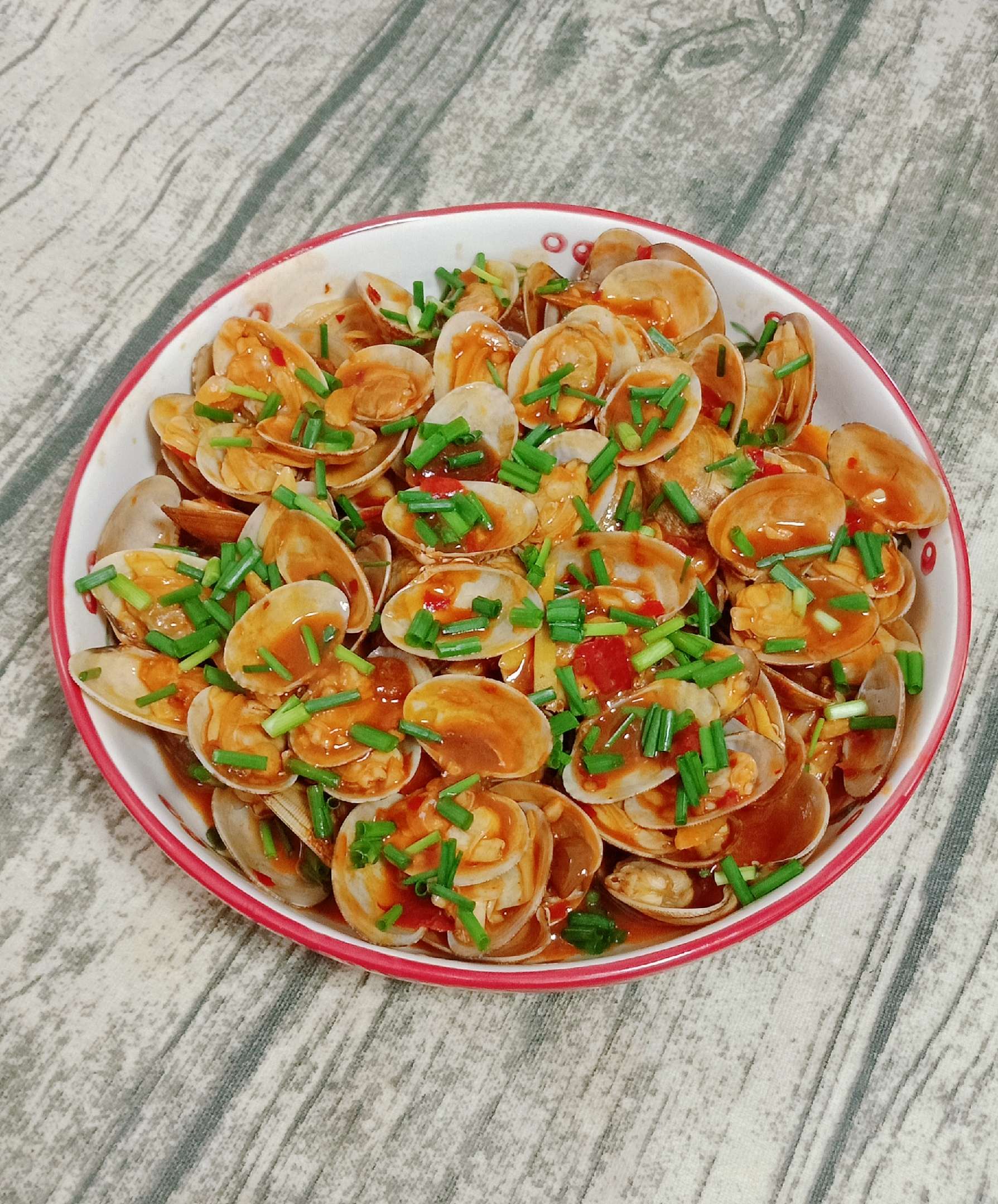 豆瓣醬炒花甲的做法-家常味炒菜譜