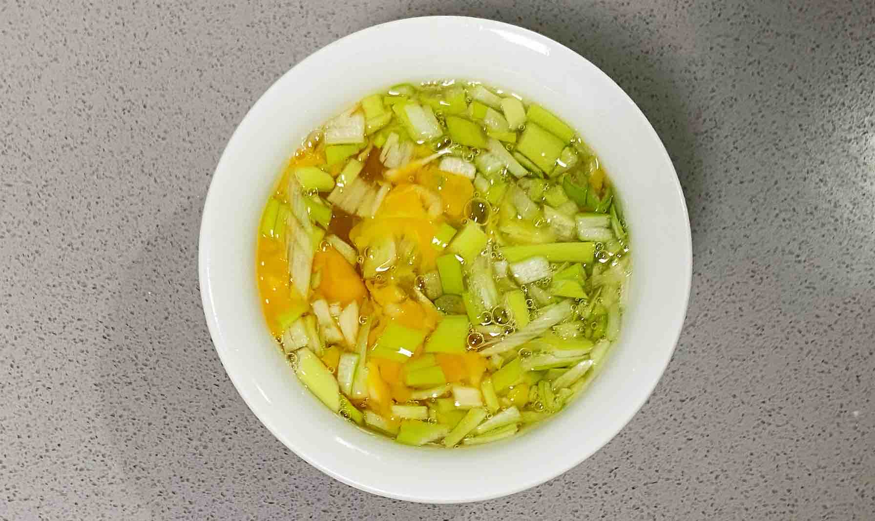 【孕婦食譜】火腿芝士蛋卷，色澤金黃，營養豐富～的做法-蔥香味煎菜譜