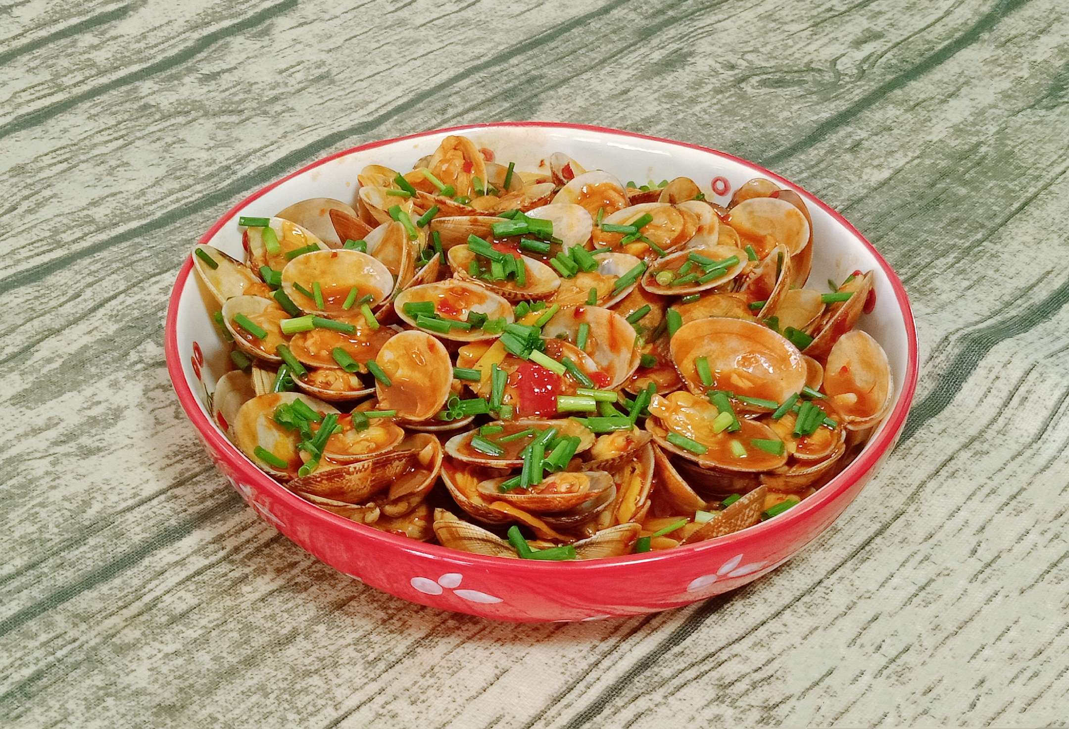 豆瓣醬炒花甲的做法-家常味炒菜譜