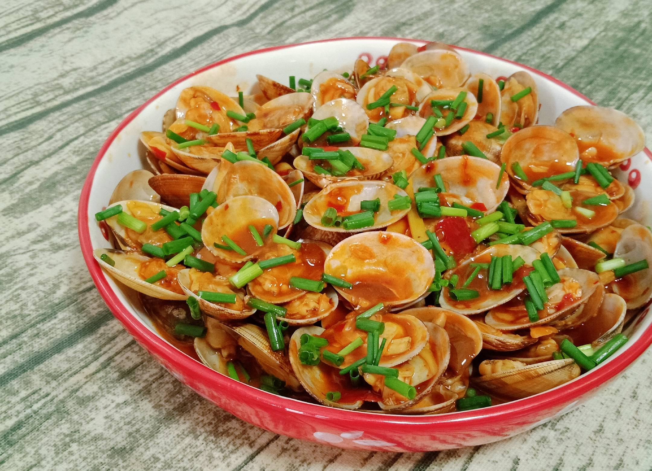 豆瓣醬炒花甲的做法-家常味炒菜譜