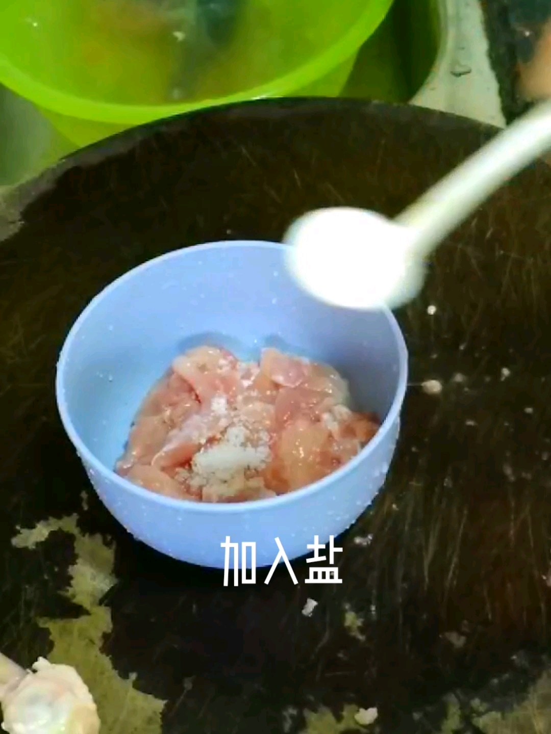 洋蔥胡蘿卜炒雞腿肉的做法-家常味炒菜譜