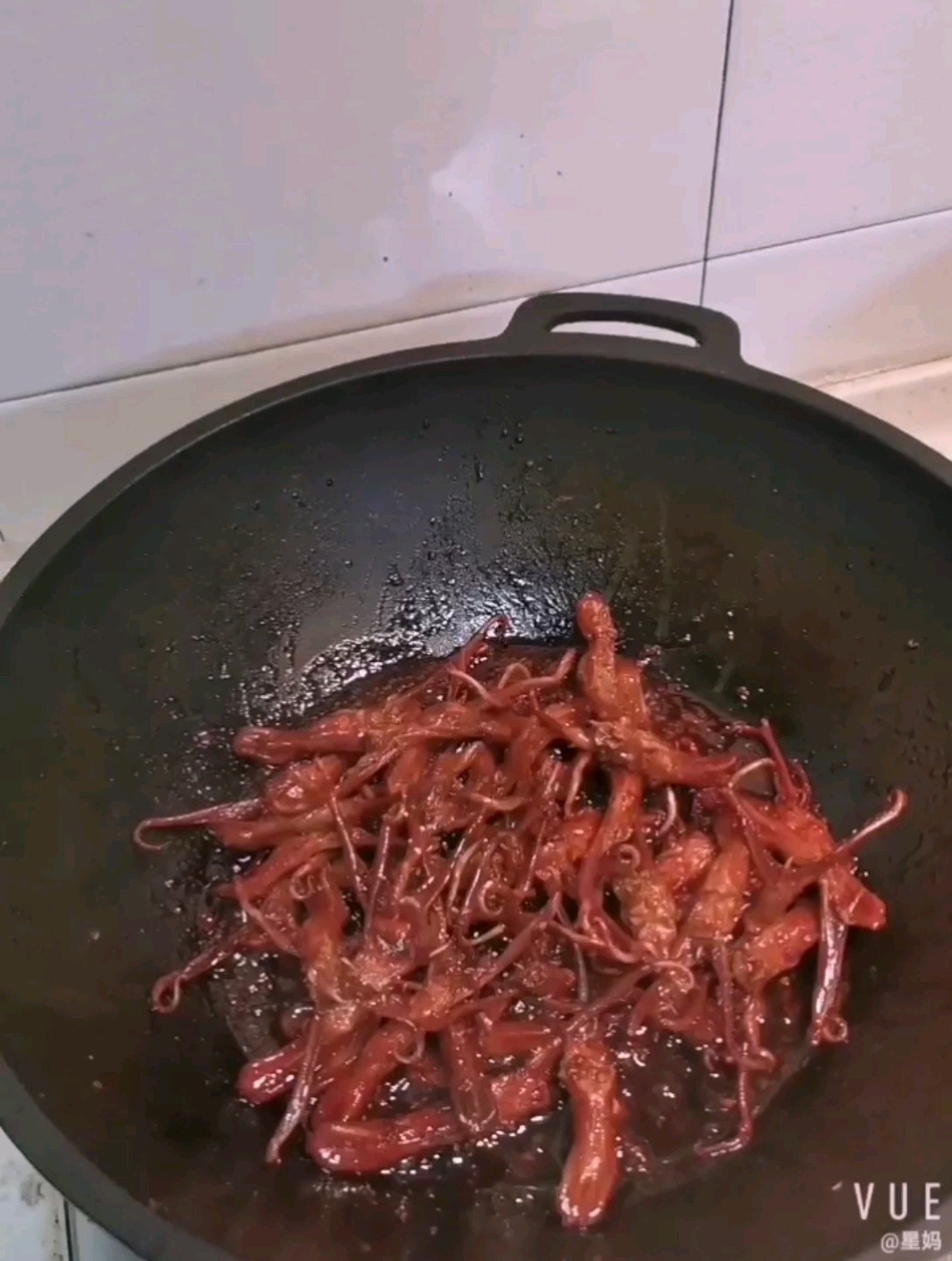 蒜香鴨舌的做法-香辣味燒菜譜