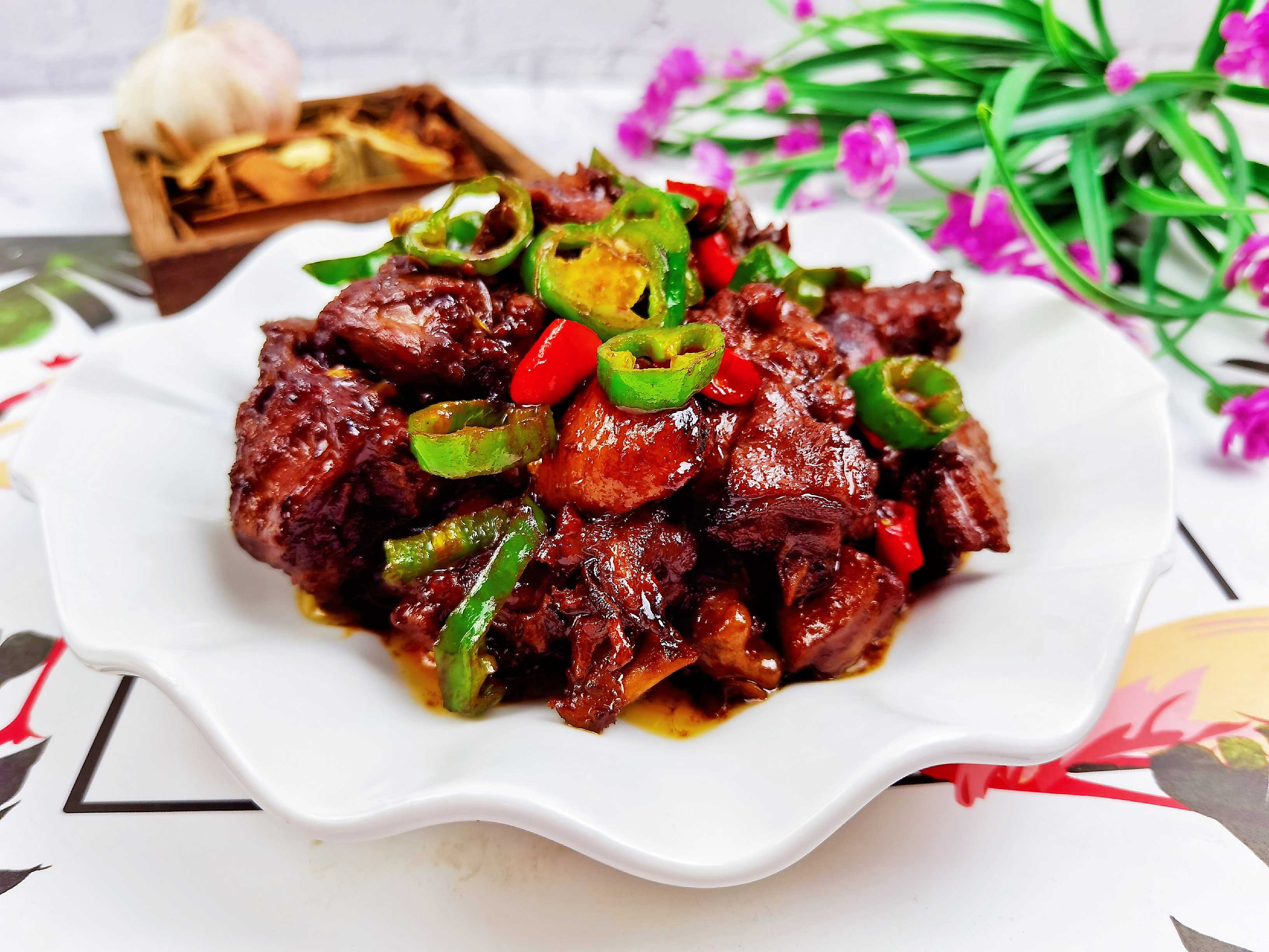 秋季一起來吃鴨，不含1滴水的香辣啤酒鴨，鮮美入味超下飯，吃完不要開車哦的做法-香辣味燜菜譜