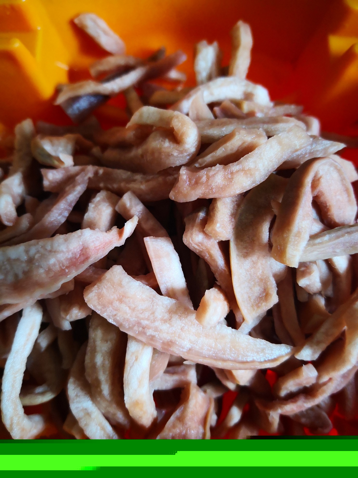 小米辣蘿卜干的做法-酸辣味拌菜譜