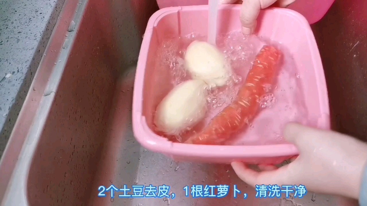 2塊咖喱就能搞定的美味，不需要其他調(diào)味品，兒子說比買的好吃多了的做法-咖喱味煮菜譜