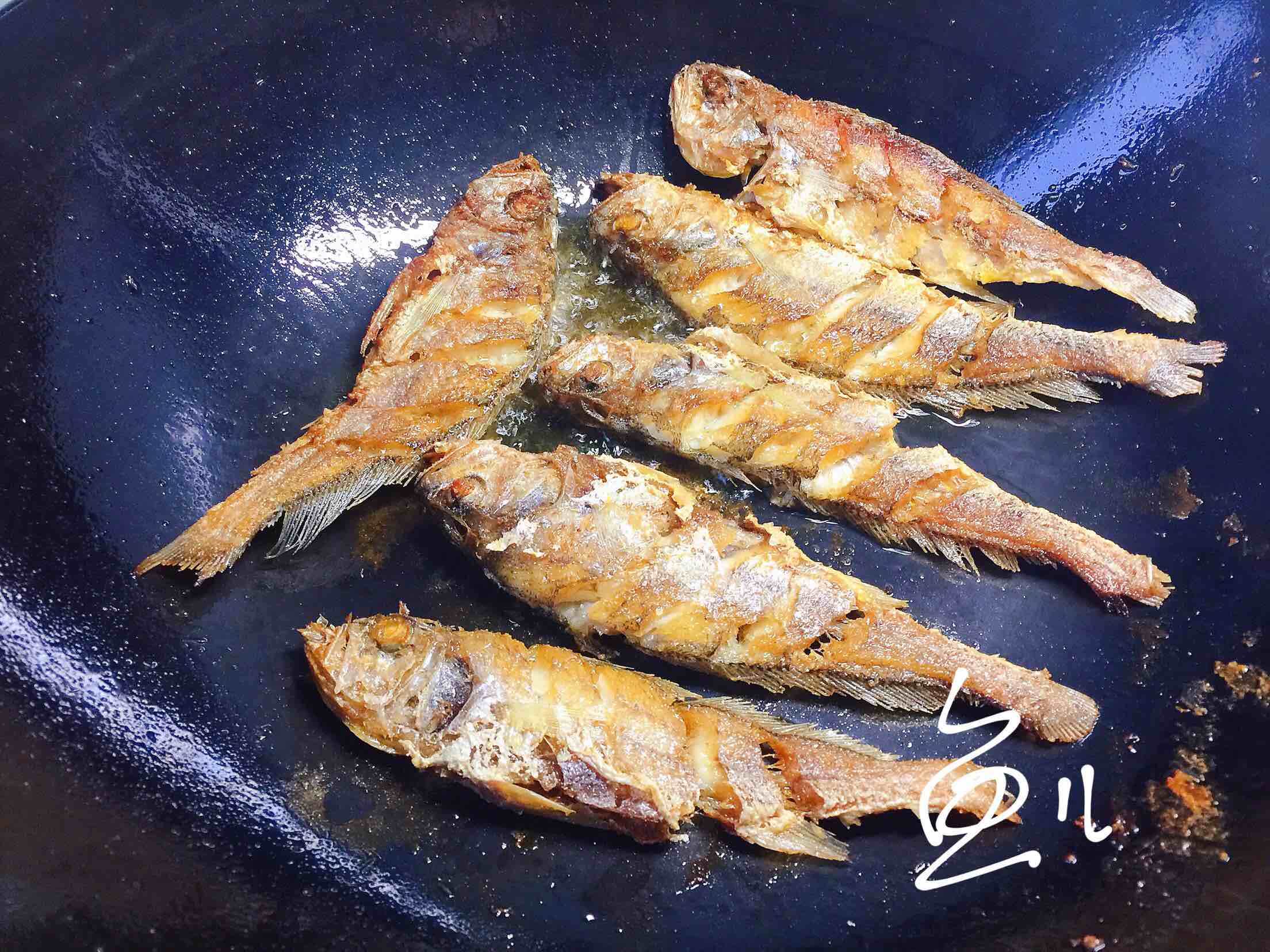 香辣小黃魚的做法-香辣味燉菜譜