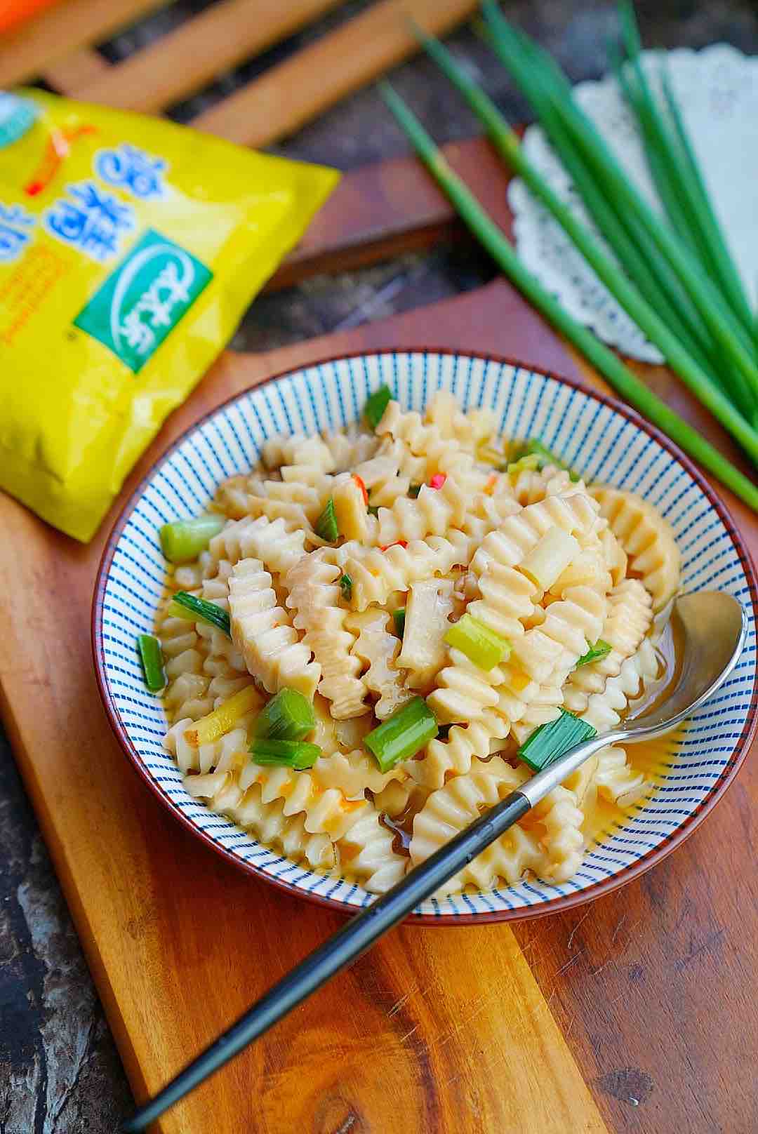 小炒雞腿菇的做法-家常味炒菜譜