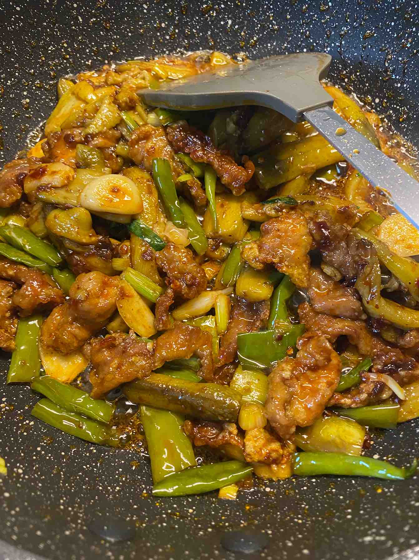 魚香茄子的做法-酸辣味炒菜譜