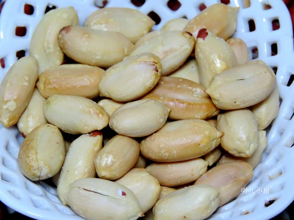 鹽焗花生的做法-家常味炒菜譜