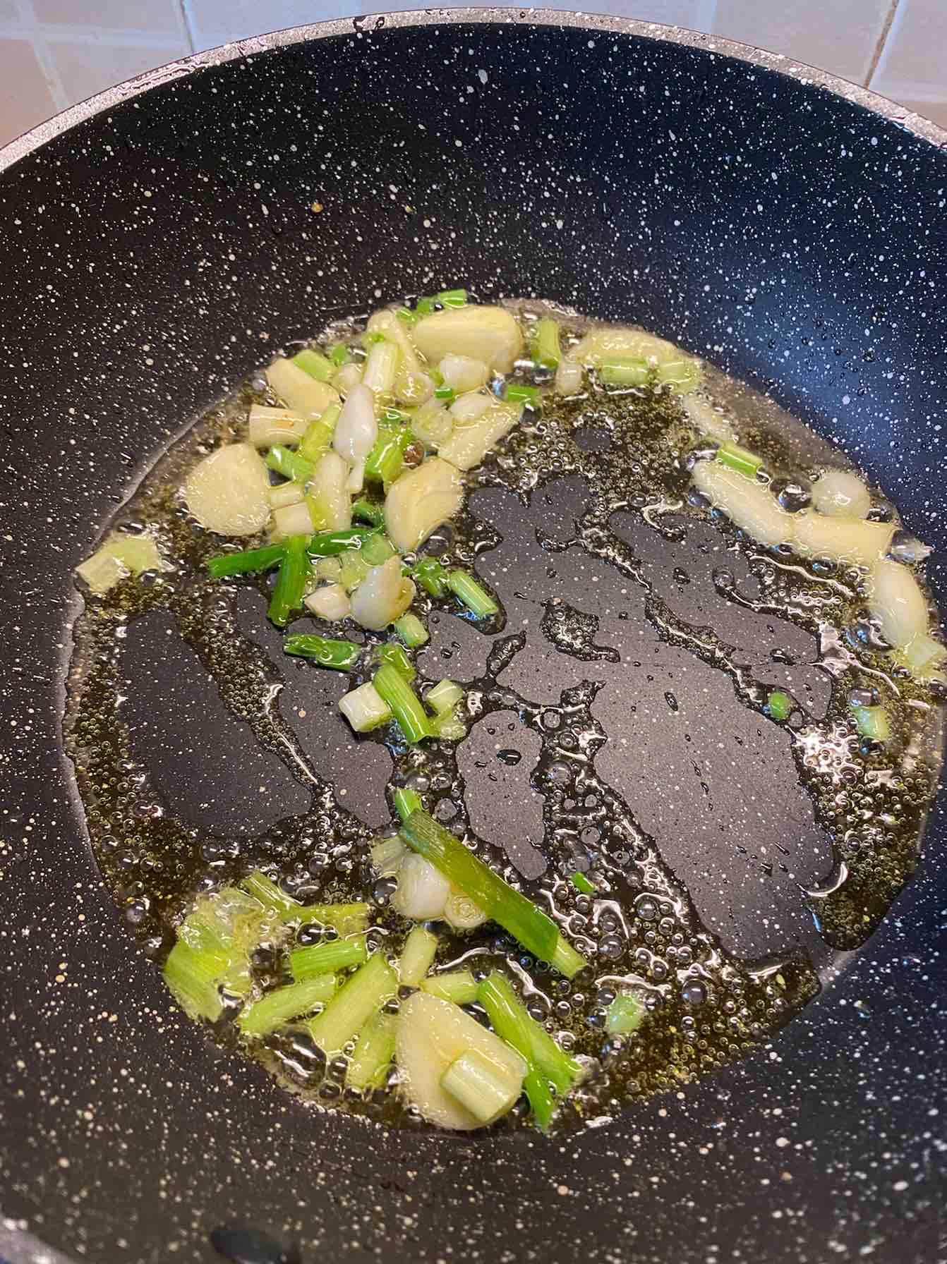 魚香茄子的做法-酸辣味炒菜譜