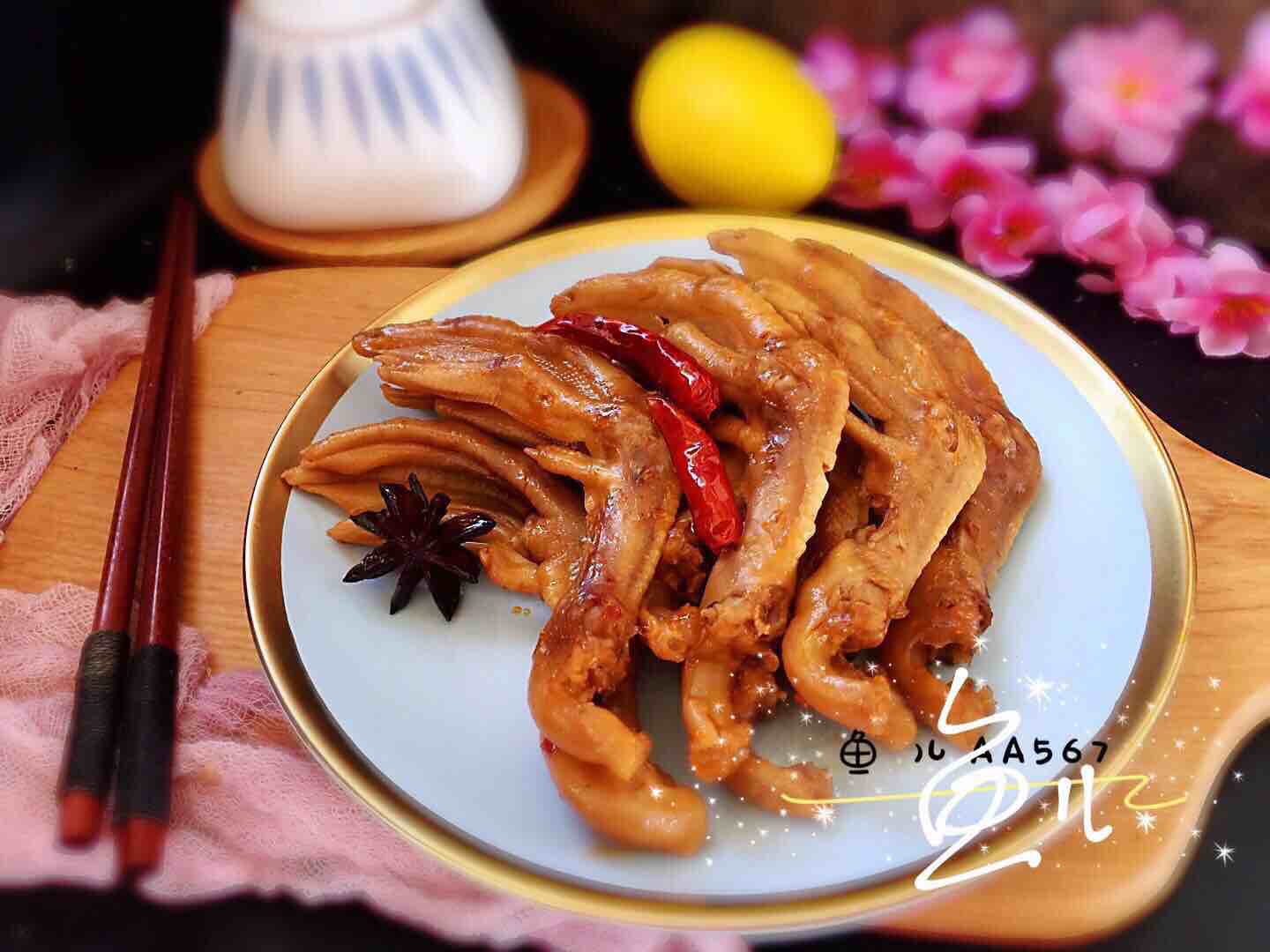 香辣鹵鴨掌的做法-香辣味煮菜譜