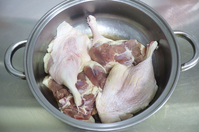 啤酒鴨燉鮮藕的做法-咸鮮味燉菜譜