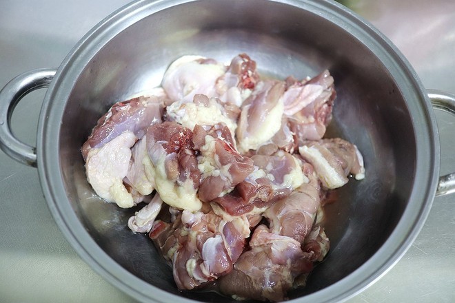 啤酒鴨燉鮮藕的做法-咸鮮味燉菜譜