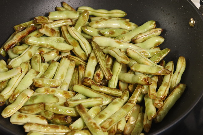 干煸四季豆?fàn)F肉的做法-家常味炒菜譜