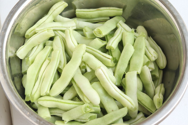 干煸四季豆?fàn)F肉的做法-家常味炒菜譜