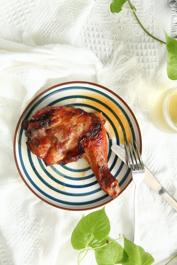 能烤掉好多油的空氣炸鍋烤雞腿，外脆里嫩的做法-咸鮮味烤菜譜