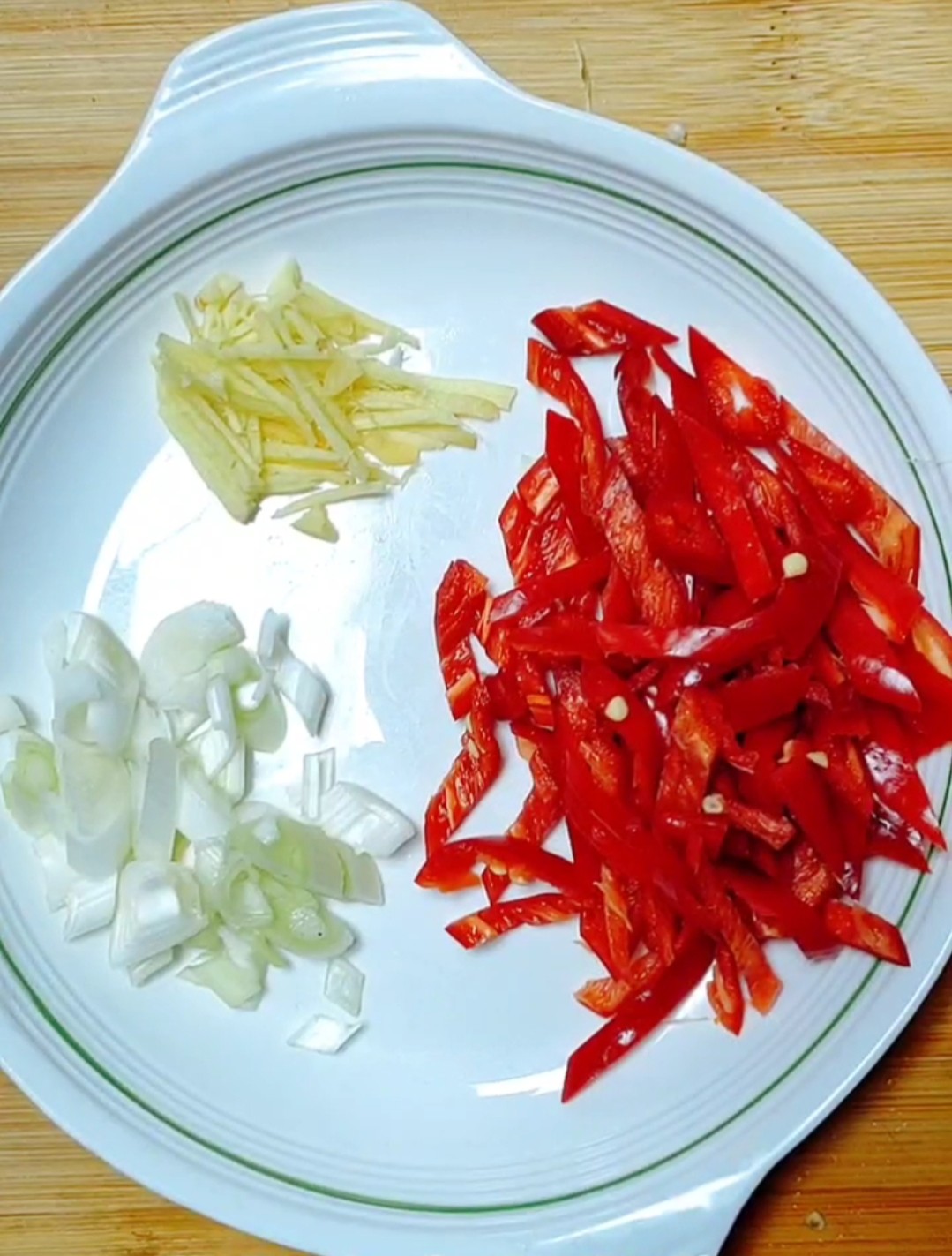 蒜薹炒肉的做法-家常味炒菜譜