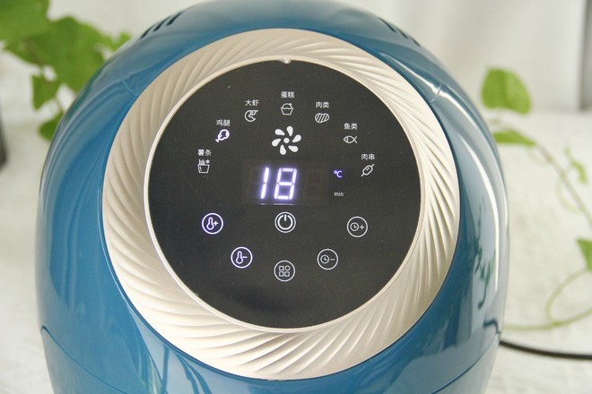 能烤掉好多油的空氣炸鍋烤雞腿，外脆里嫩的做法-咸鮮味烤菜譜