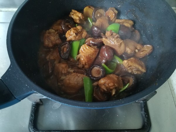 香菇雞翅的做法-家常味燉菜譜