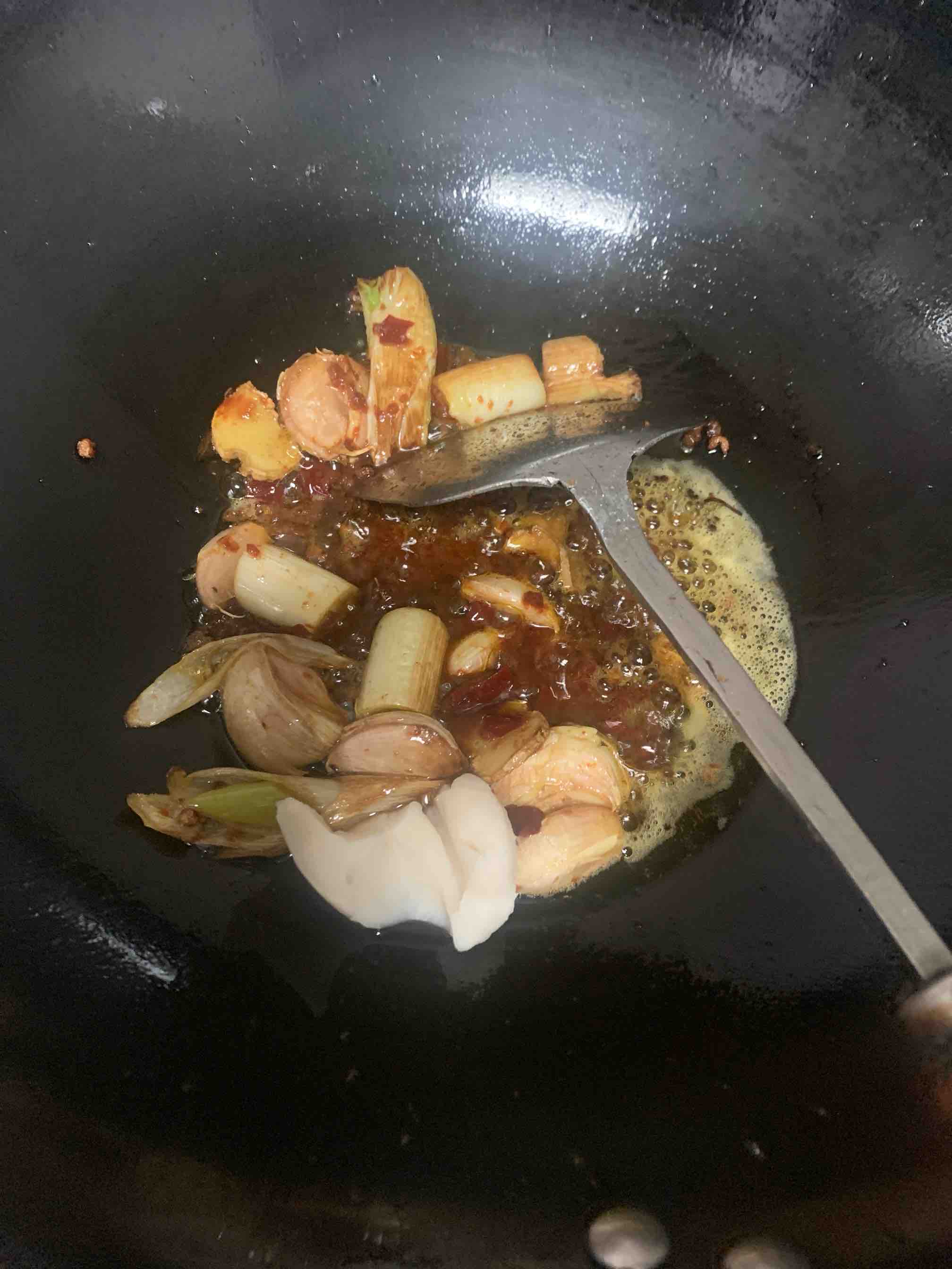 紅燒魚頭豆腐的做法-家常味燒菜譜