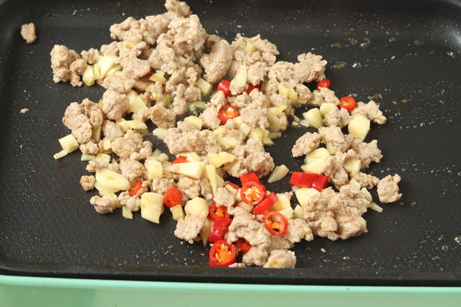 豆腐肉沫茄子煲的做法-家常味煮菜譜