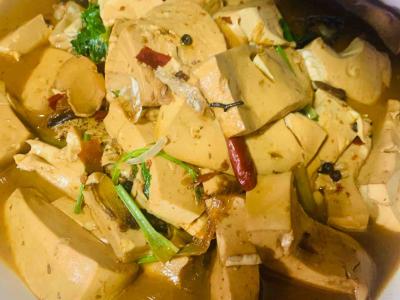 紅燒魚頭豆腐的做法-家常味燒菜譜